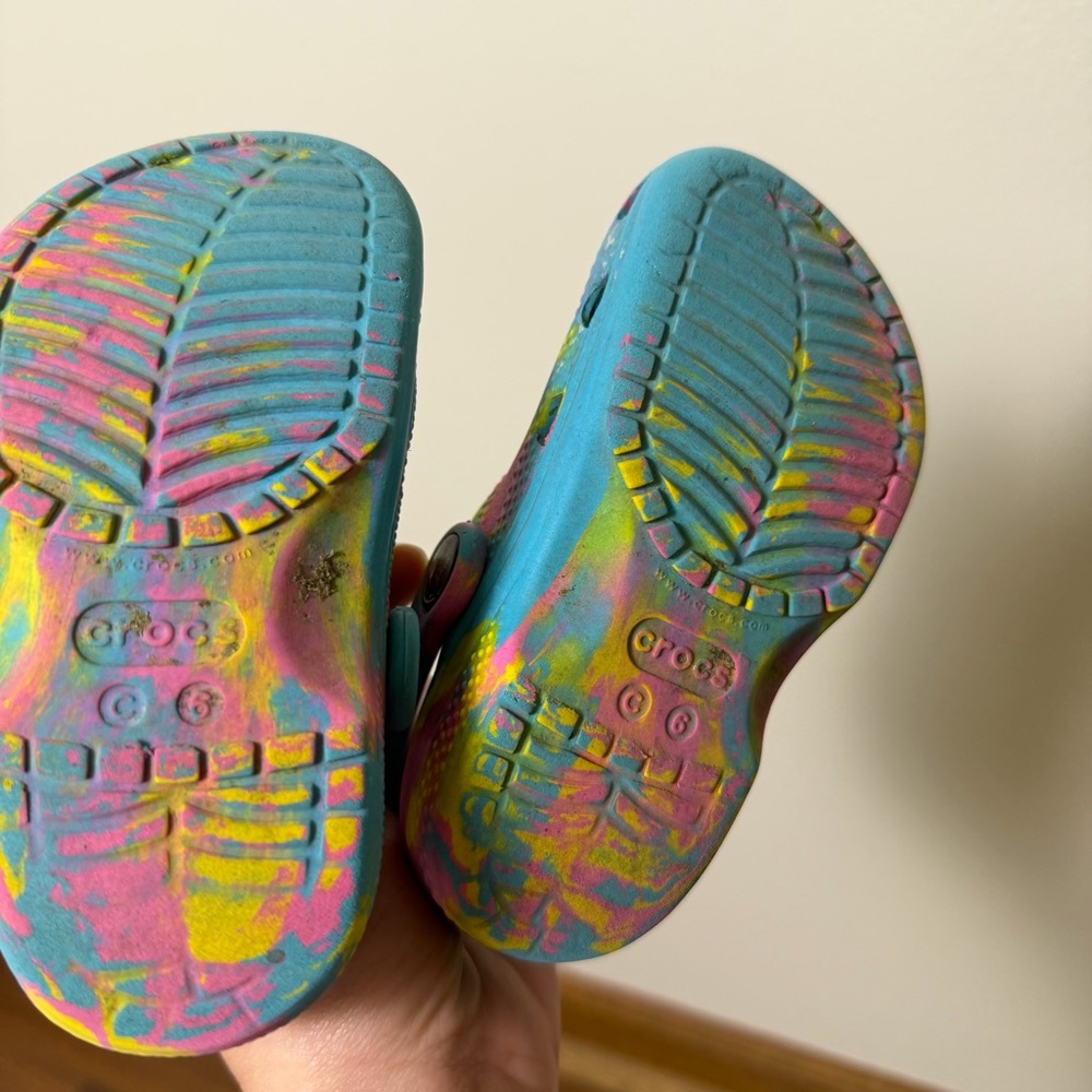 Crocs Classic Clog Toddler Size C6 Tie Dye Marbled Blue Pink Yellow - Picture 4 of 5